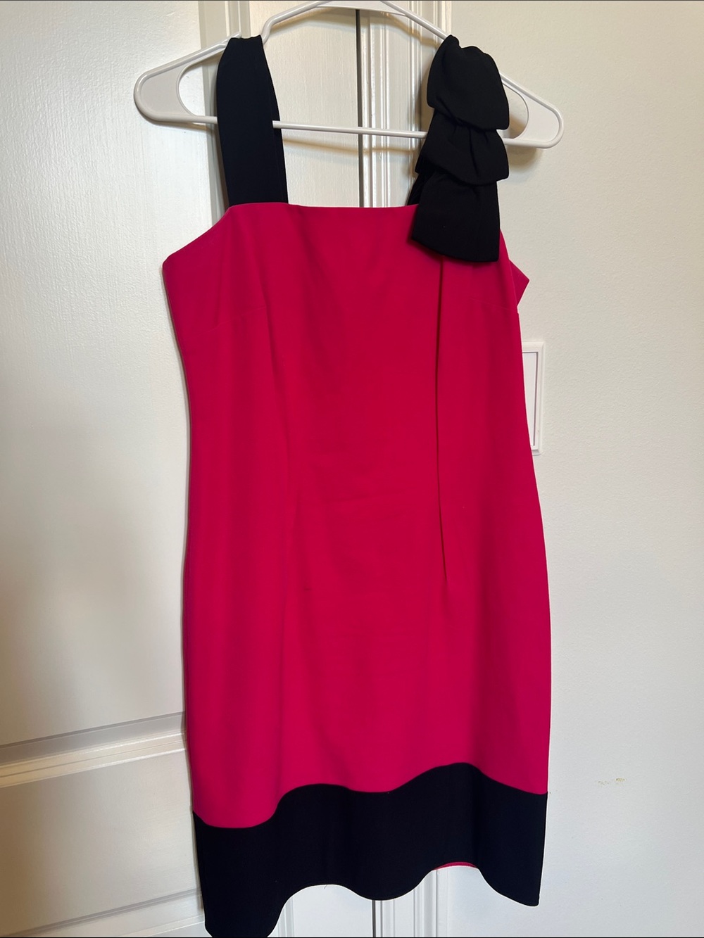 Julia Jordan One-Shoulder Pink & Black color block dress with Bow Accent